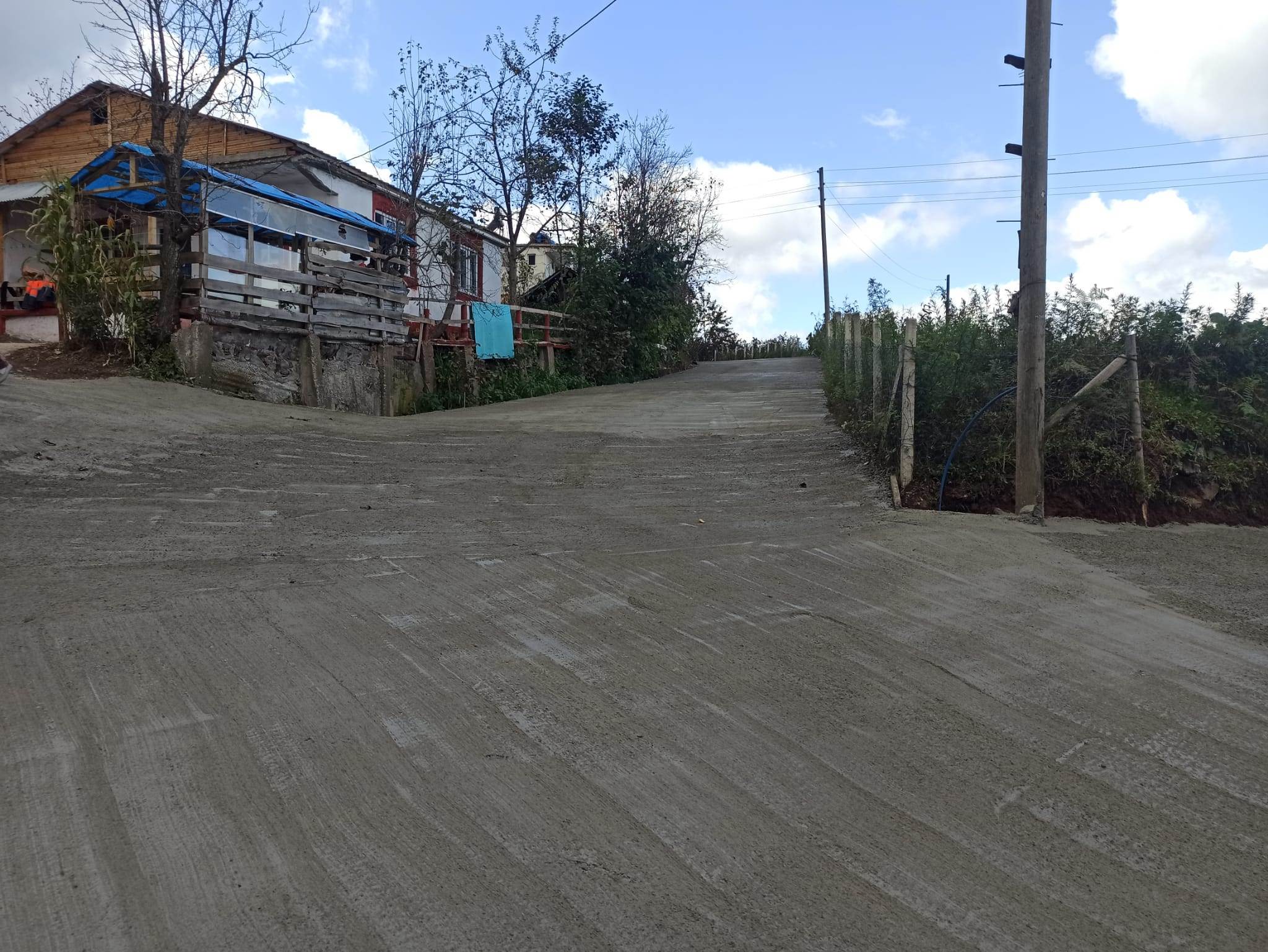 İKİZCE’NİN MAHALLELERİNE ÖMÜRLÜK YOLLAR